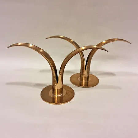 Ljusstakar "Liljan" mässing, märkta IÅB- Ystad metall, formgiven av Ivar Ålenius Björk, höjd ca 12cm, slitage, fläckar, repor 