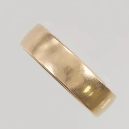 Ring graverad stl19 bredd:5,9mm 18K, 7,3g.