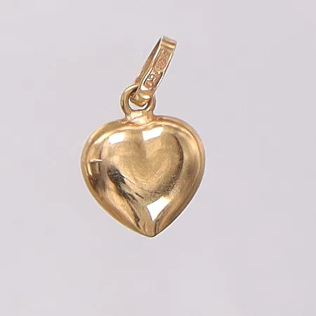 Hänge hjärta, höjd 17,1mm bredd 10,3mm, Bengt Hallberg, repor, 18K Vikt: 1 g