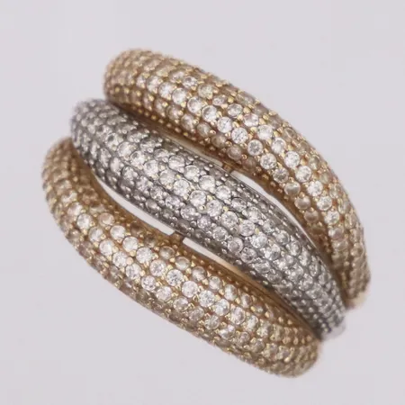 Ring med vita stenar stl: 17¾, bredd 14,2mm, trefärgad,14K Vikt: 5,6 g