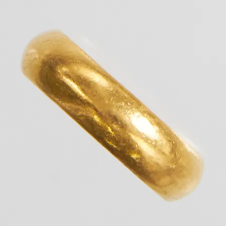 Ring slät stl:16¼, bredd 5mm, repig, 23K Vikt: 6,8 g