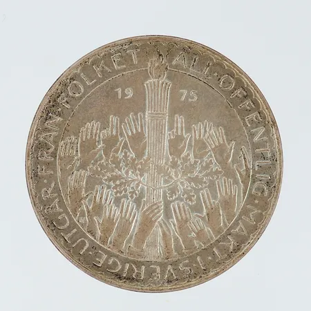 Minnesmynt Ø36mm "I Sverige utgår från folket all offentlig makt, Valör: 50kronor, år 1975, etui, 925/1000 silver Vikt: 26,9 g
