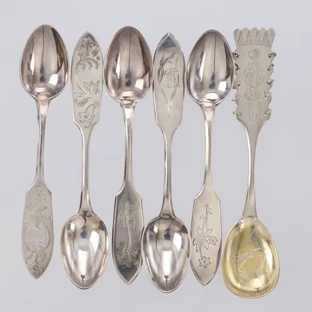5 Tornedalskedar med mönstergravyr, 1 sked med samemotiv, längd ca 10-11cm, 830/1000 silver Vikt: 58,6 g