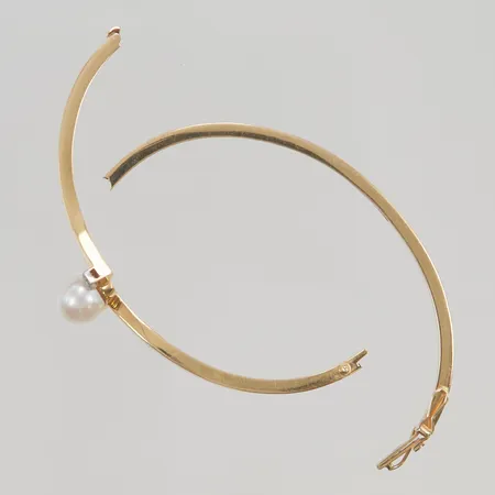 Armband trasigt med pärla, 18K 8,9g.