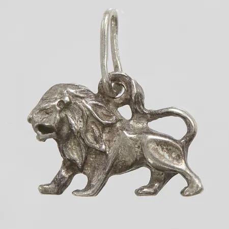 Hänge lejon längd 19mm, sovjetiska stämplar, 916/1000 silver Vikt: 1,3g Vikt: 1,3 g