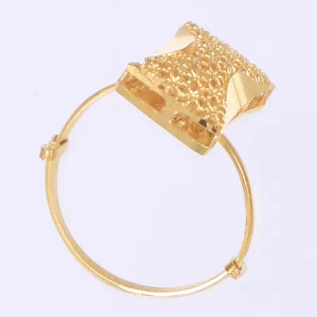 Ring ca stl:15 (ställbar storlek) bredd 2-13mm 21K Vikt: 1,9 g