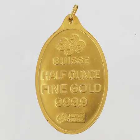 Hänge längd 55mm, bredd 30mm, PAMP, Essayeur Fondeur, Suisse, Half Ounce Fine gold, 999,9, 24K. Vikt: 15,7 g