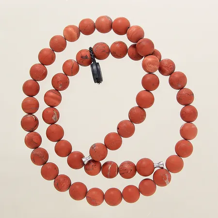 Collier Ole Lynggaard med stenkulor Ø7,9-8,4mm längd 43,5cm inklusive dobbar, etikettmärkt