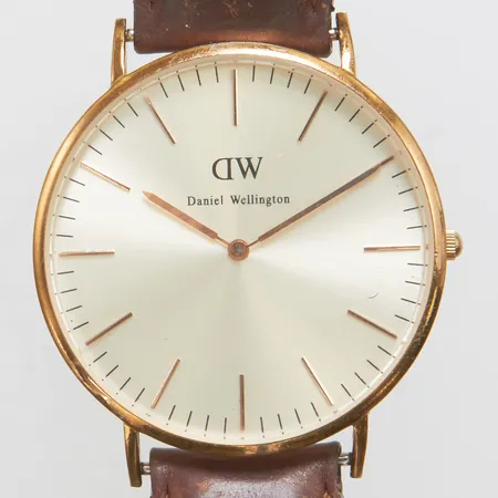 Herrur Daniel Wellington, stål, quartz, Ø40mm, läderband, batteribyte behövs, inga tillbehör