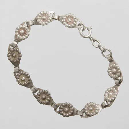 Armband, blomdekor, längd 15,5cm, bredd 8mm, 925/1000 silver Vikt: 6,0g Vikt: 6 g