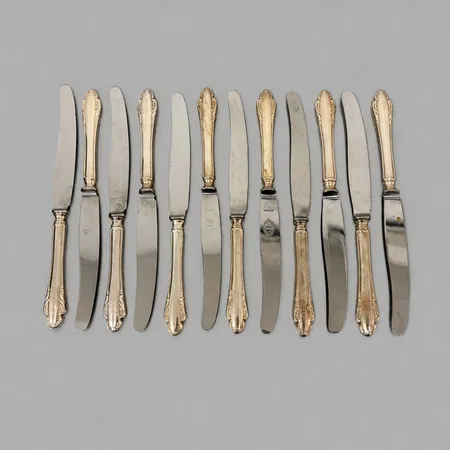 12 Knivar Haga 21,5cm, blad i rostfritt stål. 830/1000 silver Vikt: 583 g