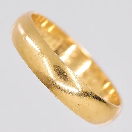 Ring stl:16¾ graverad 18K Vikt: 2,8 g