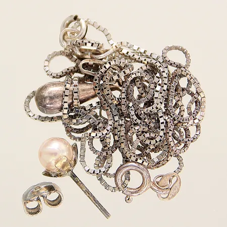 Silversmycken, pärla, udda, repiga, ojämnheter, silver 830-925/1000 Vikt: 6,1 g