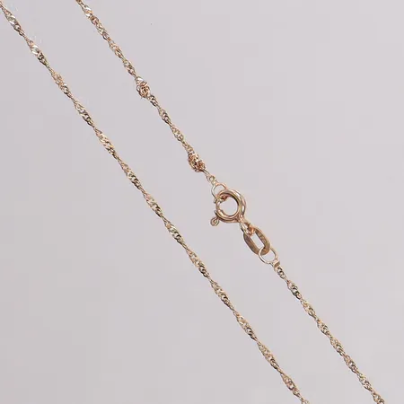 Kedja Singapore, längd ca 36cm bredd 1,1mm, knutar, GHA. 9K Vikt: 0,9 g