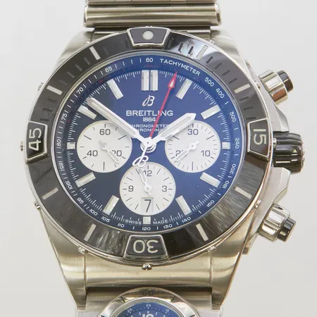 Herrur Breitling Super Chronomat, kronograf, automatisk, stål, 44m,m refnr: AB0136, serienr: 3347557, UTC refnr: A61175, serienr: 1546, stål, stållänk, certifikat, box