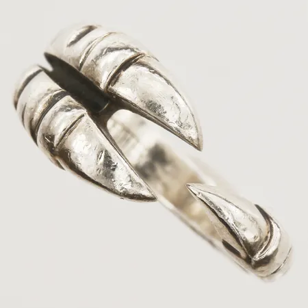 Ring "Claw Ring", stl 16½, bredd 11mm, Maria Nilsdotter AB, Stockholm, silver 925/1000 Vikt: 10,2 g