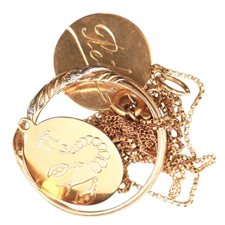 Diverse guld, defekt, 18K. Vikt: 9,2 g