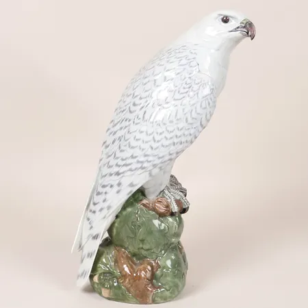Figurin Peter Herold för Royal Copenhagen, Danmark, Isländsk falk, numrerad: 109, andra sortering, höjd: 38cm, bredd ca 11-13cm, porslin