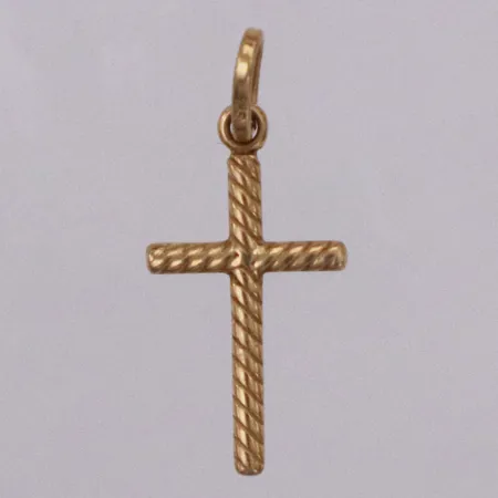 Hänge kors längd 25mm inkl ögla, bredd 10,8mm skev ögla, 14K Vikt: 0,8 g