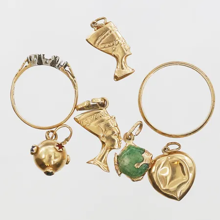 Diverse guld, defekter, stenar, gravyr, emalj, 18K. Vikt: 12,3 g