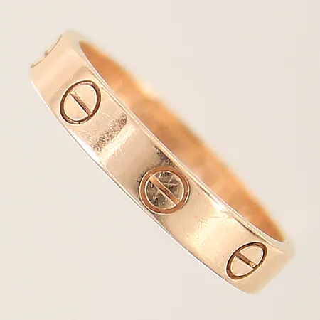 Ring Cartier Love stl 55/17½ bredd 4mm serie-nr:XW1814 roséguld certifikat från 2015 kvitto etui ytterkartong fodral till certifikat, mindre ytliga bruksrepor, 18K Vikt: 3,5 g
