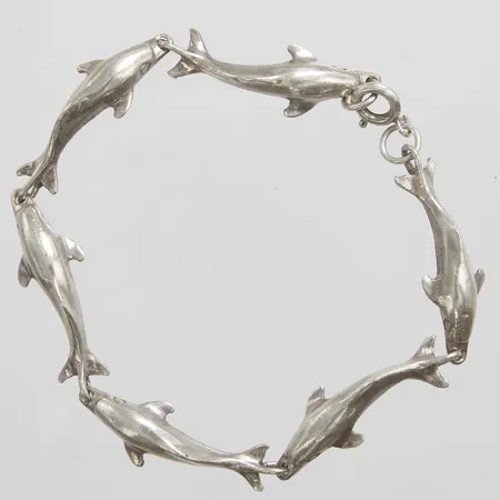 Armband med delfiner, längd 19,5cm, bredd 9mm, 925/1000 silver Vikt: 10,6g Vikt: 10,6 g