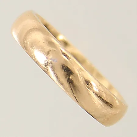 Ring slät stl:15 bredd 3,8mm, gravyr 18K Vikt: 3,8 g