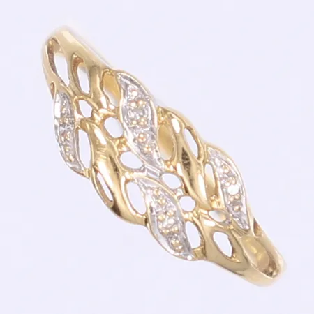 Ring med diamanter 4totalt 5xca 0,005ct stl:17 bredd 1-7mm Guldfynd, tvåfärgad, 18K  Vikt: 1,5 g