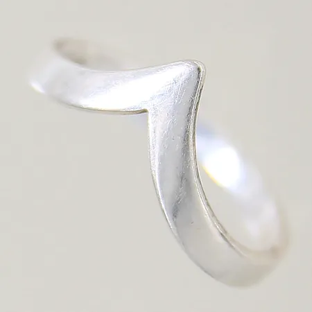 Ring stl:18¼ bredd:3-7mm silver 925/1000 Vikt: 2,5 g
