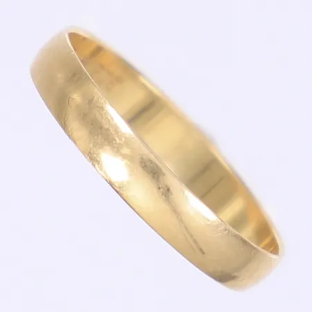 Ring slät stl:19¼ bredd 3mm tillv. Schalins (BÖS) gravyr 18K  Vikt: 1,9 g