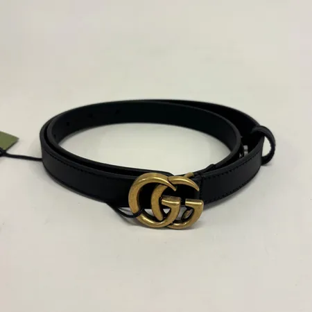 Bälte Gucci Double G Buckle, "GG Marmont thin belt" svart läder, monogramspänne i guldfärgad metall, märkt, modell: 409417, AP00T, 75-30, 493075, tag, originalpåse, veck på påsen, inga övriga tillbehör