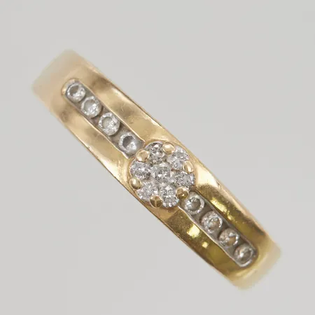 Ring stl19,5 bredd:3,8-5,1mm med diamanter 0,27ctv, 18K, 4,4g.