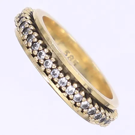 Ring med vita stenar, stl 16¾, bredd 4,5mm, rörlig mittdel, 14K Vikt: 5,5 g