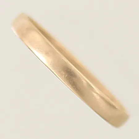 Ring slät stl:20½ bredd 2,9mm, gravyr 18K Vikt: 3,3 g