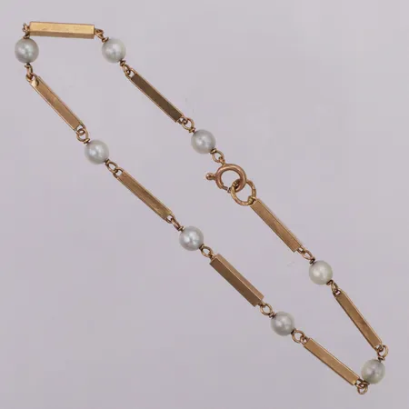 Armband med pärlor odlade sötvattenpärlor, längd 18,5cm Ø3,9mm, slitna pärlor, 18K Vikt: 3,3 g