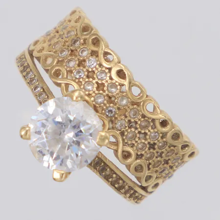 Ring med vita stenar, defekt, 14K Vikt: 4 g