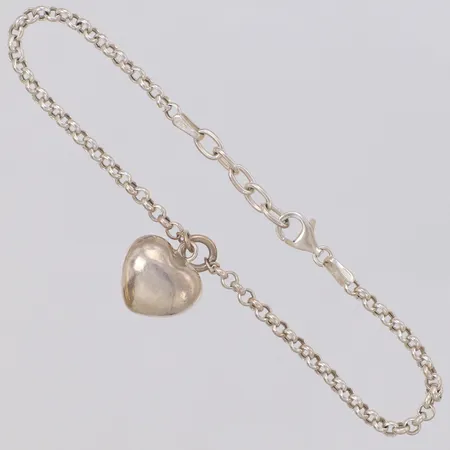Armband med integrerat hjärta längd 17,5-19cm, bredd 2,9mm, GHA, silver 925/1000 Vikt: 3,1 g