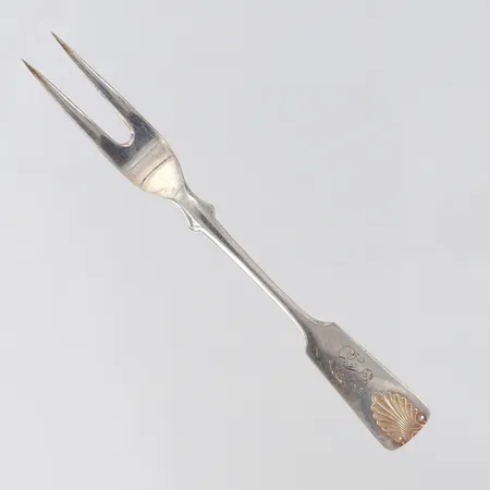 Plockgaffel modell Snäck 10cm, Finska stämplar, gravyr, silver 813/1000 Vikt: 6,9 g