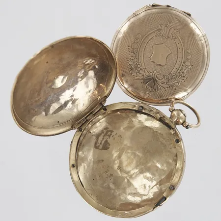 Boettdelar till fickur, Ø32-38mm, buckliga, 14K guld. Vikt: 9,9 g