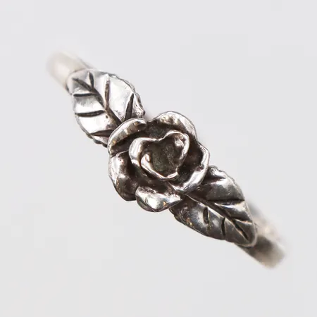 Ring, stl:18, 925/1000 silver. Vikt: 1,5 g