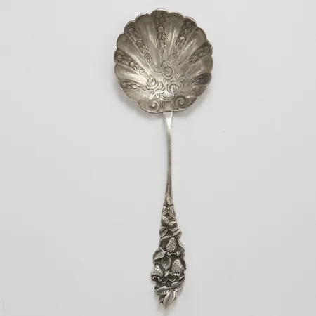 Slev längd 18cm, svenska stämplar, 830/1000 silver Vikt: 49,6g Vikt: 49,6 g