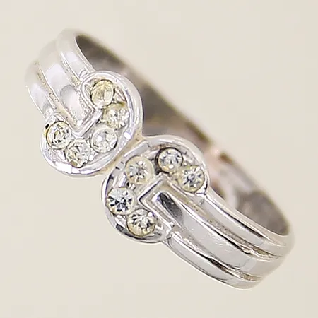 Ring med vita stenar stl:17¼ bredd 2,9mm silver 835/1000 Vikt: 1,9 g