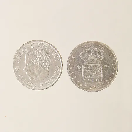 2 mynt Gustaf VI Adolf Sveriges Konung, 2kr Ø31mm Plikten framför allt 1963 samt 1966, silver 400/1000 Vikt: 28 g