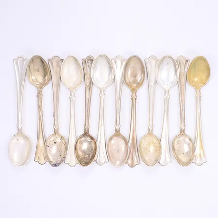 12 Teskedar av samma modell ca 12cm 830/1000 silver Vikt: 150,1 g