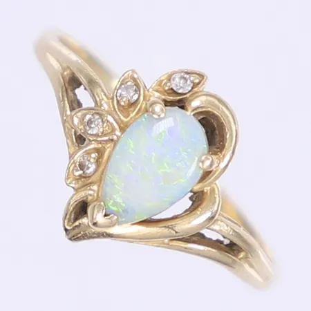 Ring med stenar defekt skena 14K Bruttovikt: 2,8g Vikt: 2,8 g