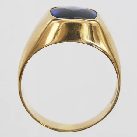 Klackring med blå sten stl 19¾, bredd 5-14mm, Hedbergs Guld, Dalsjöfors år 1968, 18K.  Vikt: 6,7 g