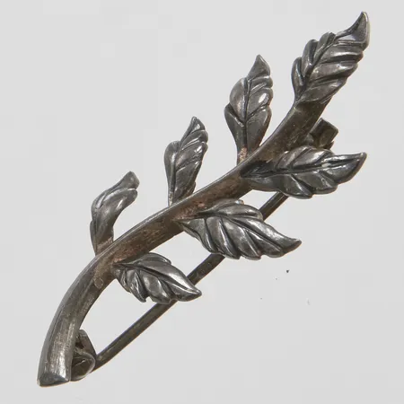 Brosch löv, längd 37mm, sovjetiska stämplar, 916/1000 silver Vikt: 3,1g Vikt: 3,1 g