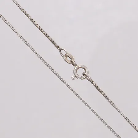 Kedja Venezia, längd 56cm bredd 1,2mm, skev/ojämnheter. 925/1000 silver Vikt: 3,1 g