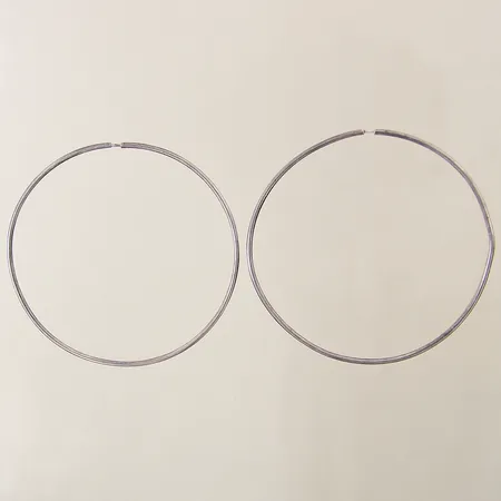 Ett par örhängen Ø66mm, något skeva, silver 925/1000 Vikt: 5,6 g
