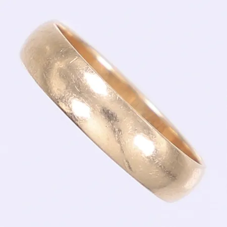 Ring slät stl:19½ bredd 5mm tillv. Schalins gravyr 9K  Vikt: 3,3 g